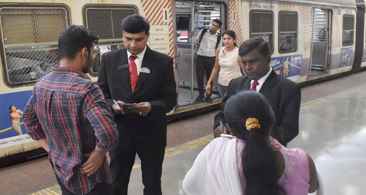 Fake TCs in Railways: ‘నల్ల కోటు ఇచ్చి రైలెక్కిస్తే నమ్మేశారట..’ అడ్డగోలుగా ప్రయాణికులను దోచుకుంటున్న ముఠా గుట్టురట్టు