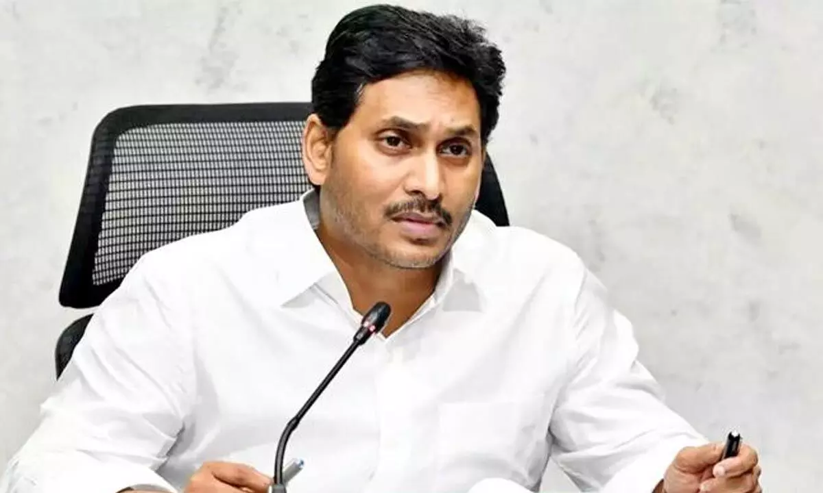 జగన్ కోటరీ విచ్ఛిన్నం.. ఒక్కొక్కరిపై తిరుగుతున్న ‘సిట్’ చక్రం..!